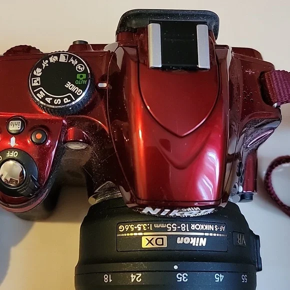 Nikon D3200 SLR Red - Picture 2 of 7